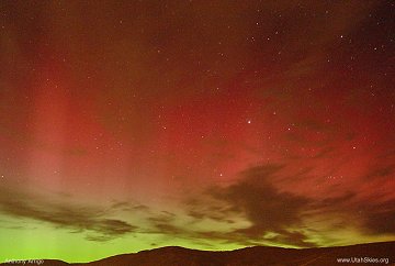 http://www.spaceweather.com/aurora/images2004/07nov04/Arrigo3_strip.jpg