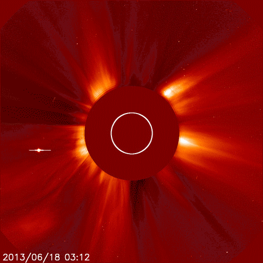 http://www.spaceweather.com/images2013/18jun13/conjunction_anim.gif?PHPSESSID=ha174tqdmi8uiej8ikaq18rjs5