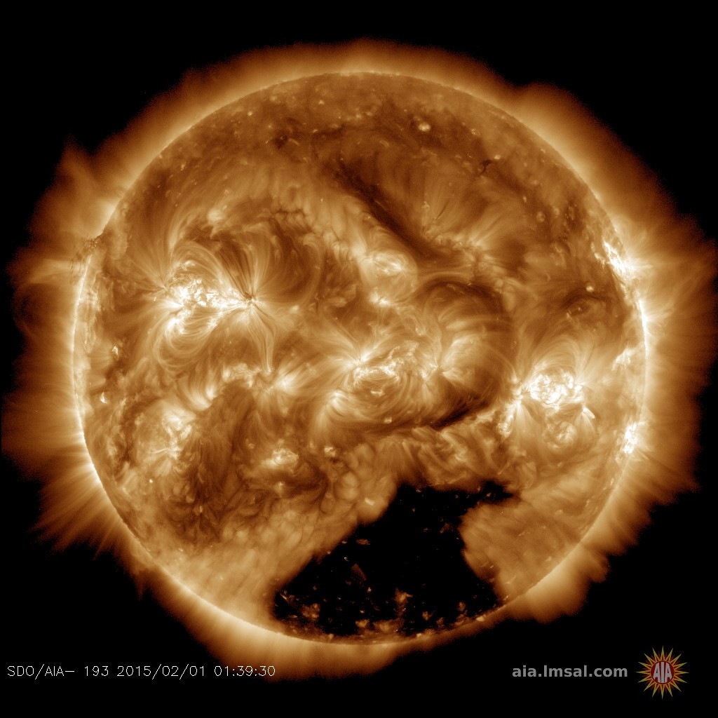 http://www.spaceweather.com/images2015/01feb15/coronalhole_sdo_blank.jpg?PHPSESSID=kdg4h8ppo0thvtqnt1gjbmnqk3