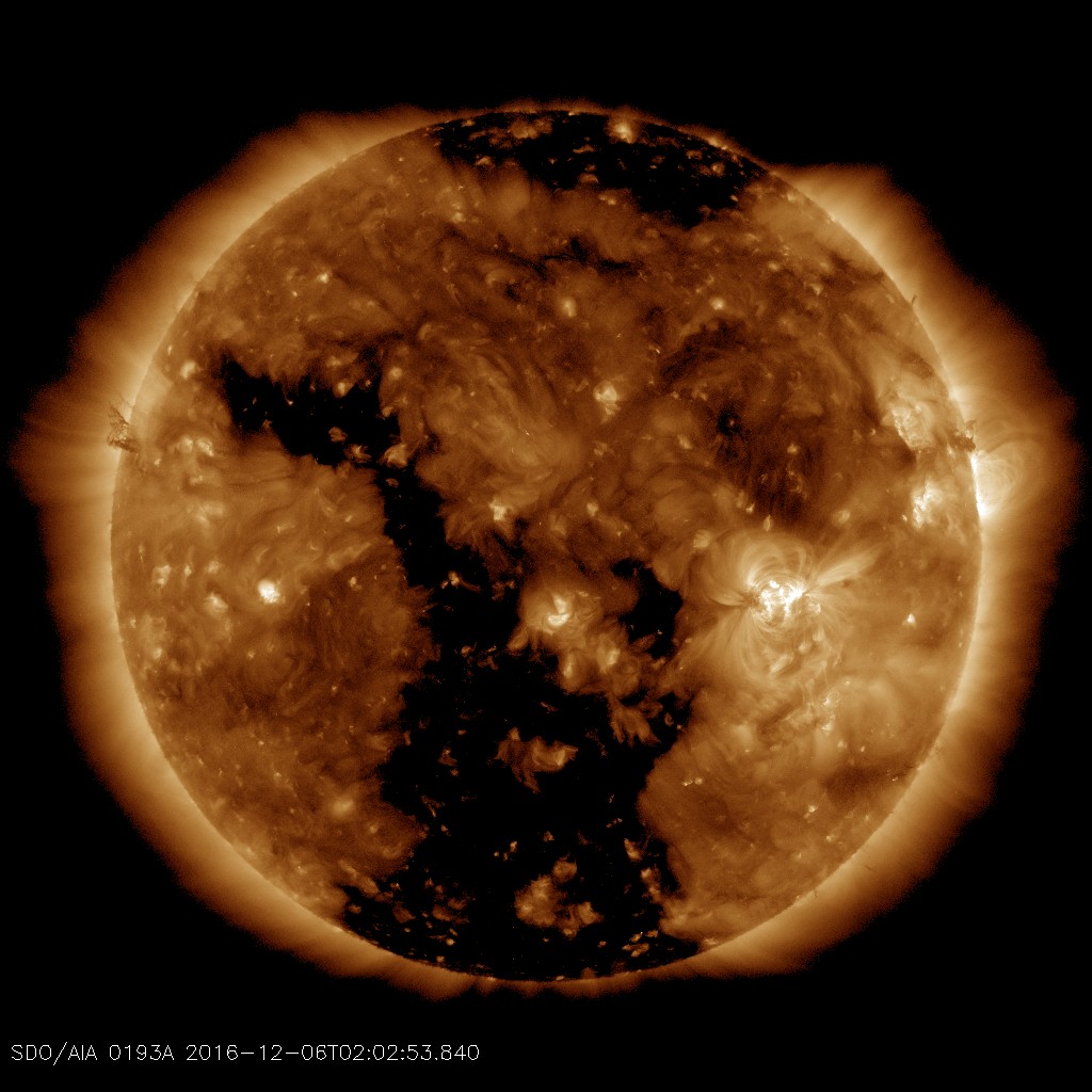 http://www.spaceweather.com/images2016/06dec16/coronalhole_sdo_blank.jpg?PHPSESSID=badidde2jncjnir1petar4sfk5
