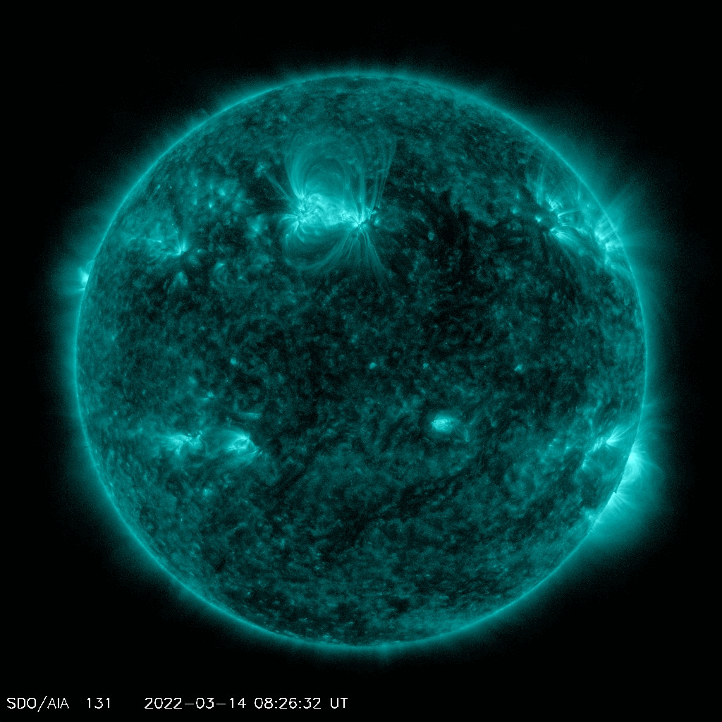 https://www.spaceweather.com/images2022/14mar22/mflare_movie.gif