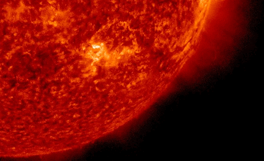 https://www.spaceweather.com/images2022/17aug22/mflare_crop_opt.gif