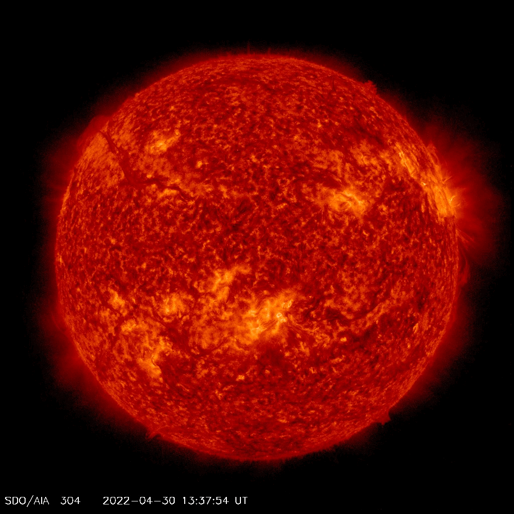https://www.spaceweather.com/images2022/30apr22/x1_red_anim.gif