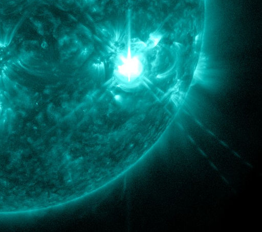 https://www.spaceweather.com/images2024/14jul24/x1p2_teal_strip.jpg