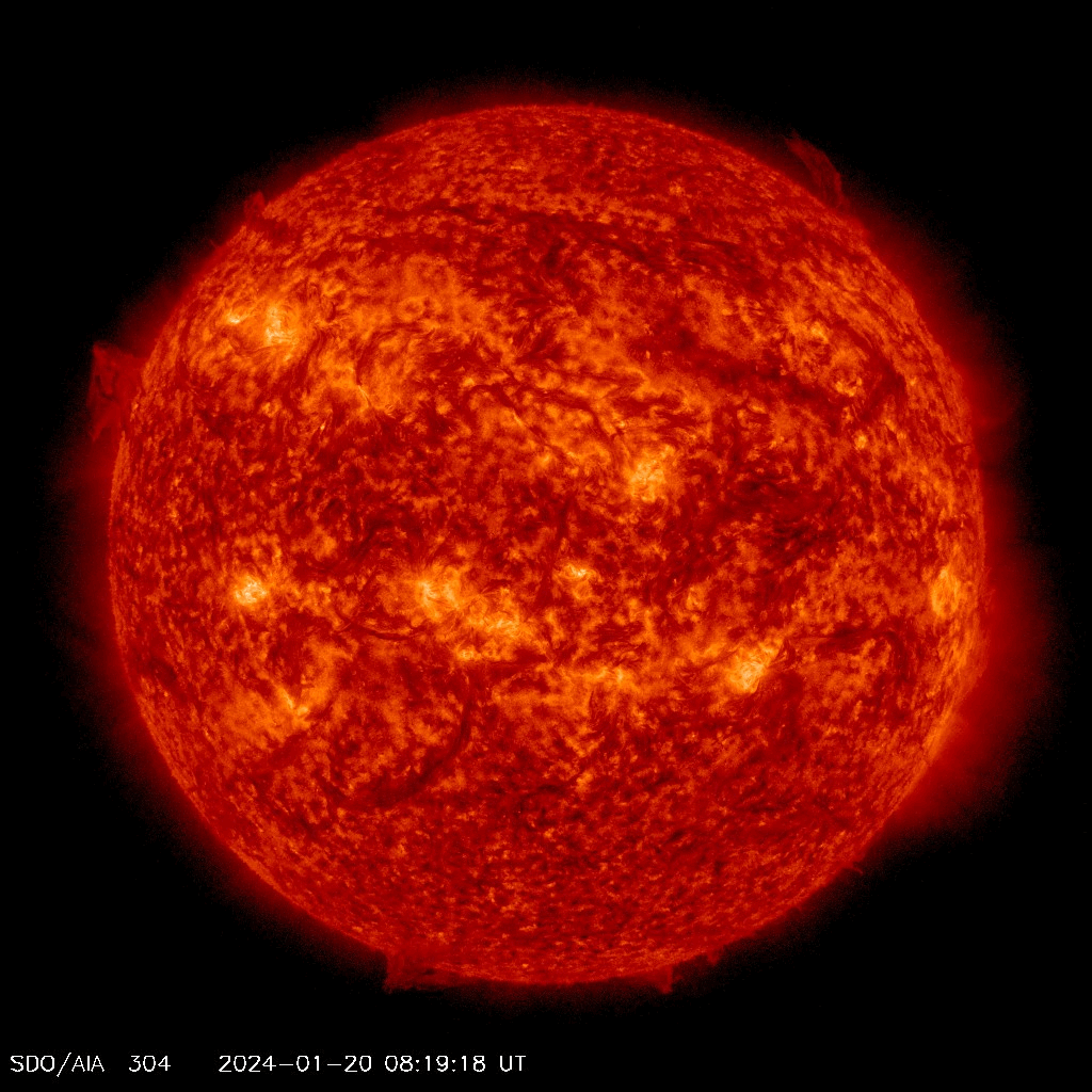 https://www.spaceweather.com/images2024/20jan24/eruption_red.gif